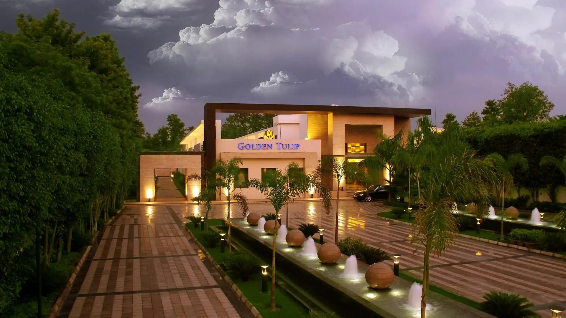 ****  The Ocean Pearl Gardenia Hotel New Delhi India