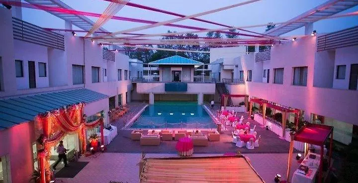 The Ocean Pearl Gardenia Hotel New Delhi 4*,